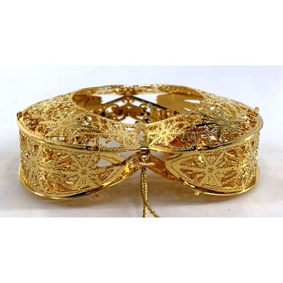 Danbury Mint Romantic Snowflake Inside a Heart 23K Gold Christmas Ornament 2006 - Picture 3 of 7